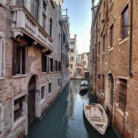 Canal View Suite In Rialto By Wonderful Italy Veneţia Exterior foto