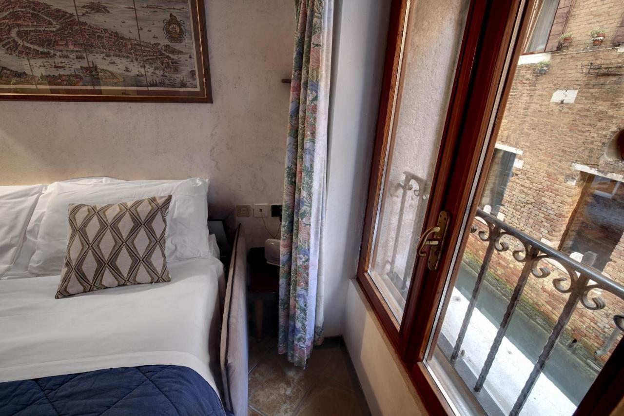 Canal View Suite In Rialto By Wonderful Italy Veneţia Exterior foto