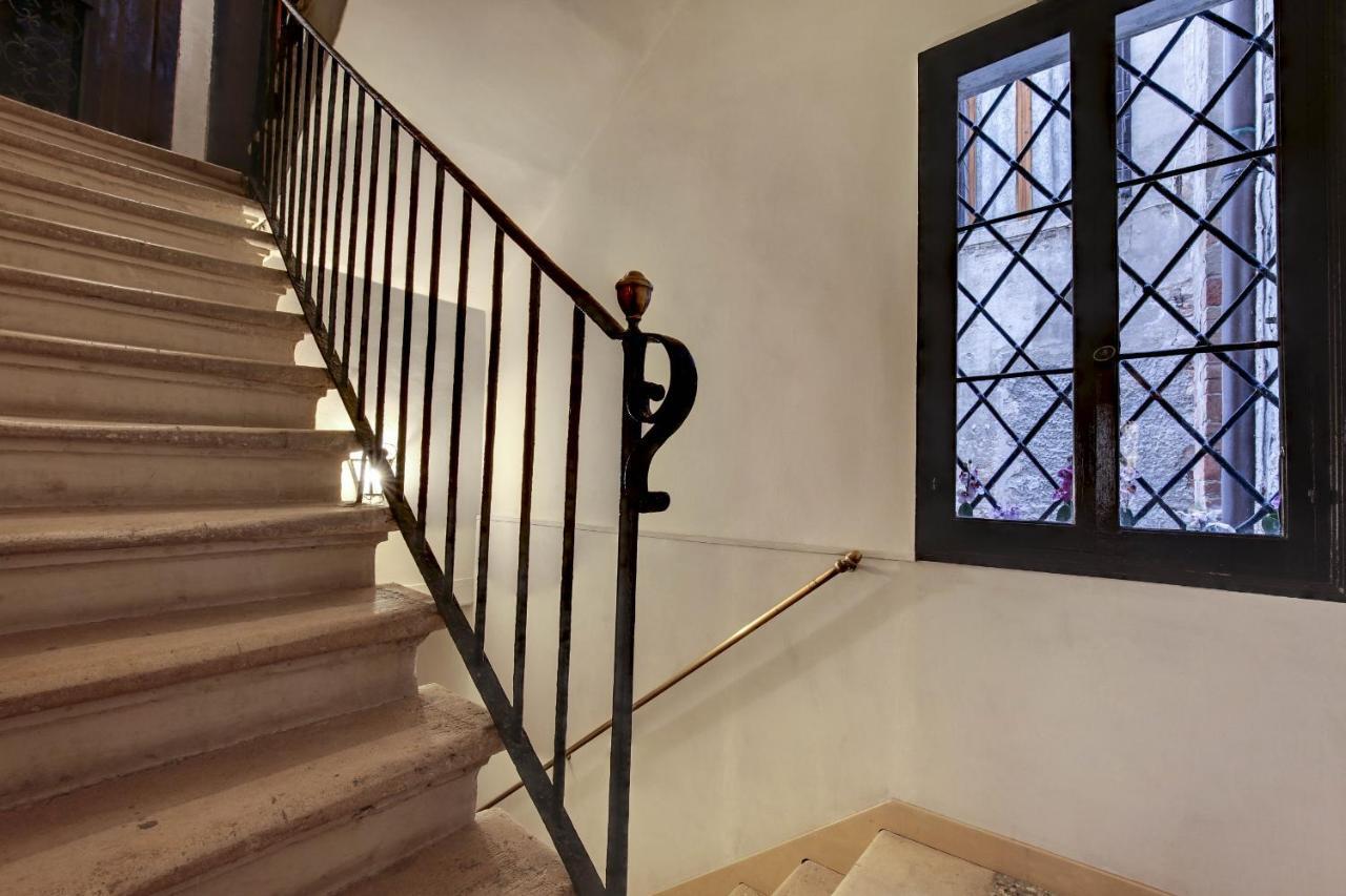 Canal View Suite In Rialto By Wonderful Italy Veneţia Exterior foto